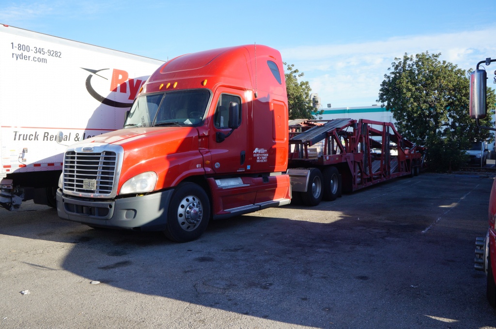 File:bakersfield, (Ca) Truck Freightliner At Flying J Travel Plaza - Flying J California Map